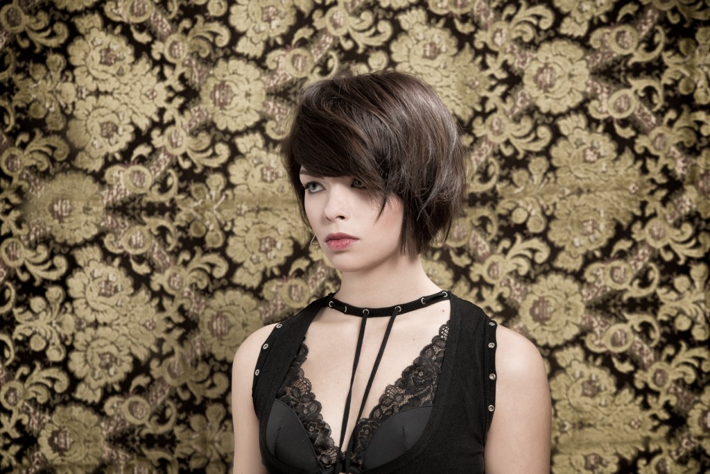 GRUNGE LIKE HER Versione rivista e corretta del famosissimo "long bob". Qui proposto con frangettone laterale scalato.
