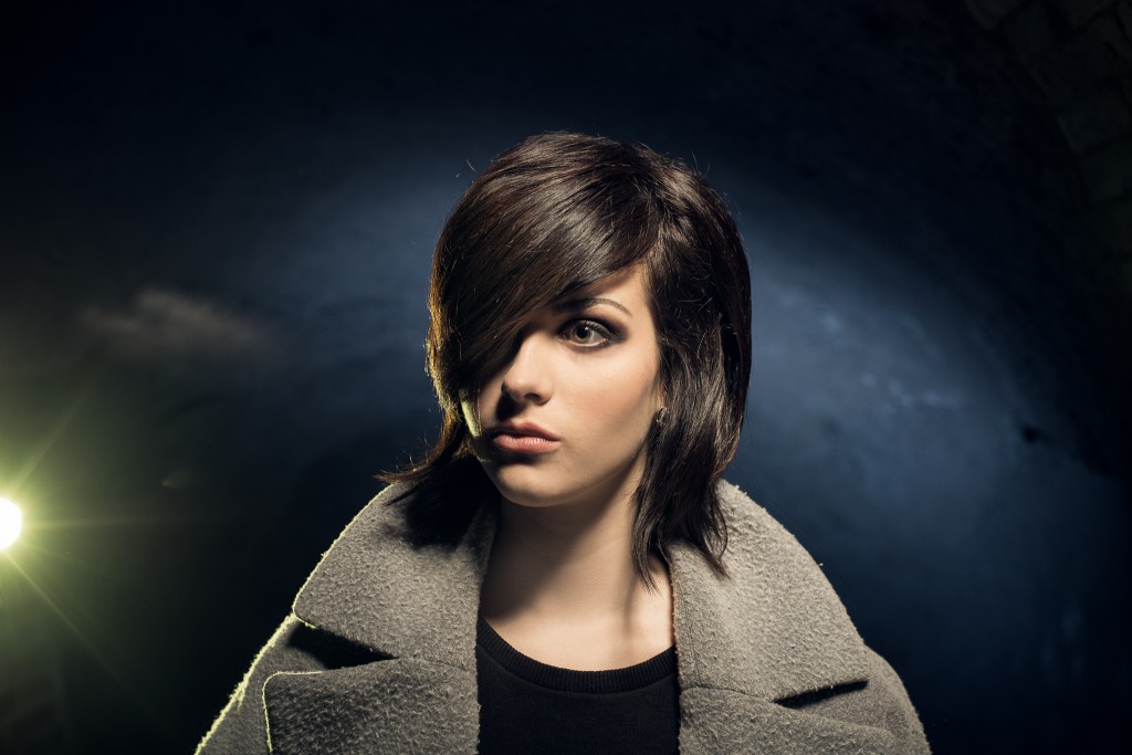A ladylike winter Riga laterale per l'immortale Bob che si veste di eleganza e volume.
